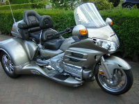 zgoldwing trike.jpg